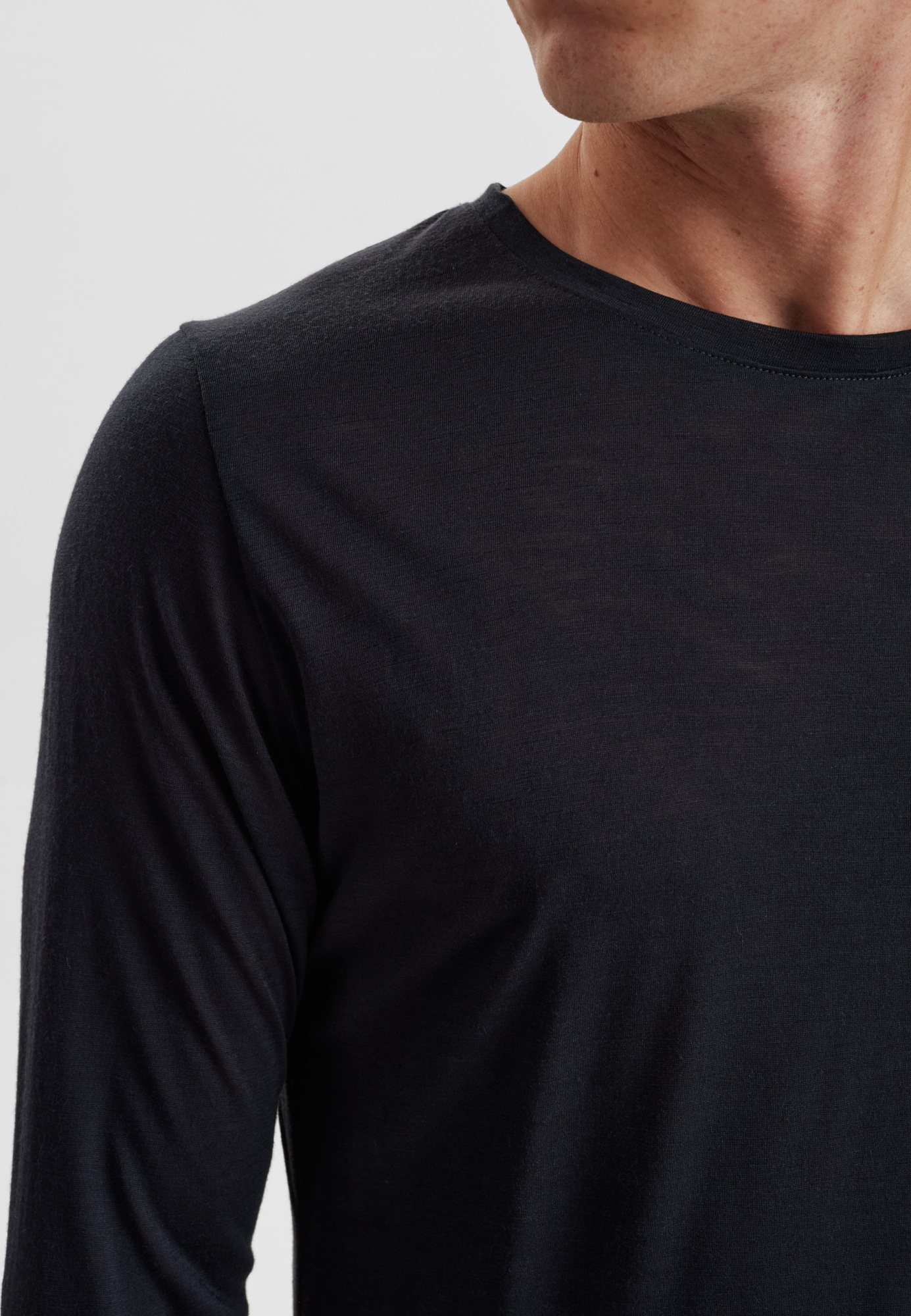 Langærmet T-shirt, 100% økologisk GOTS uld, Sort