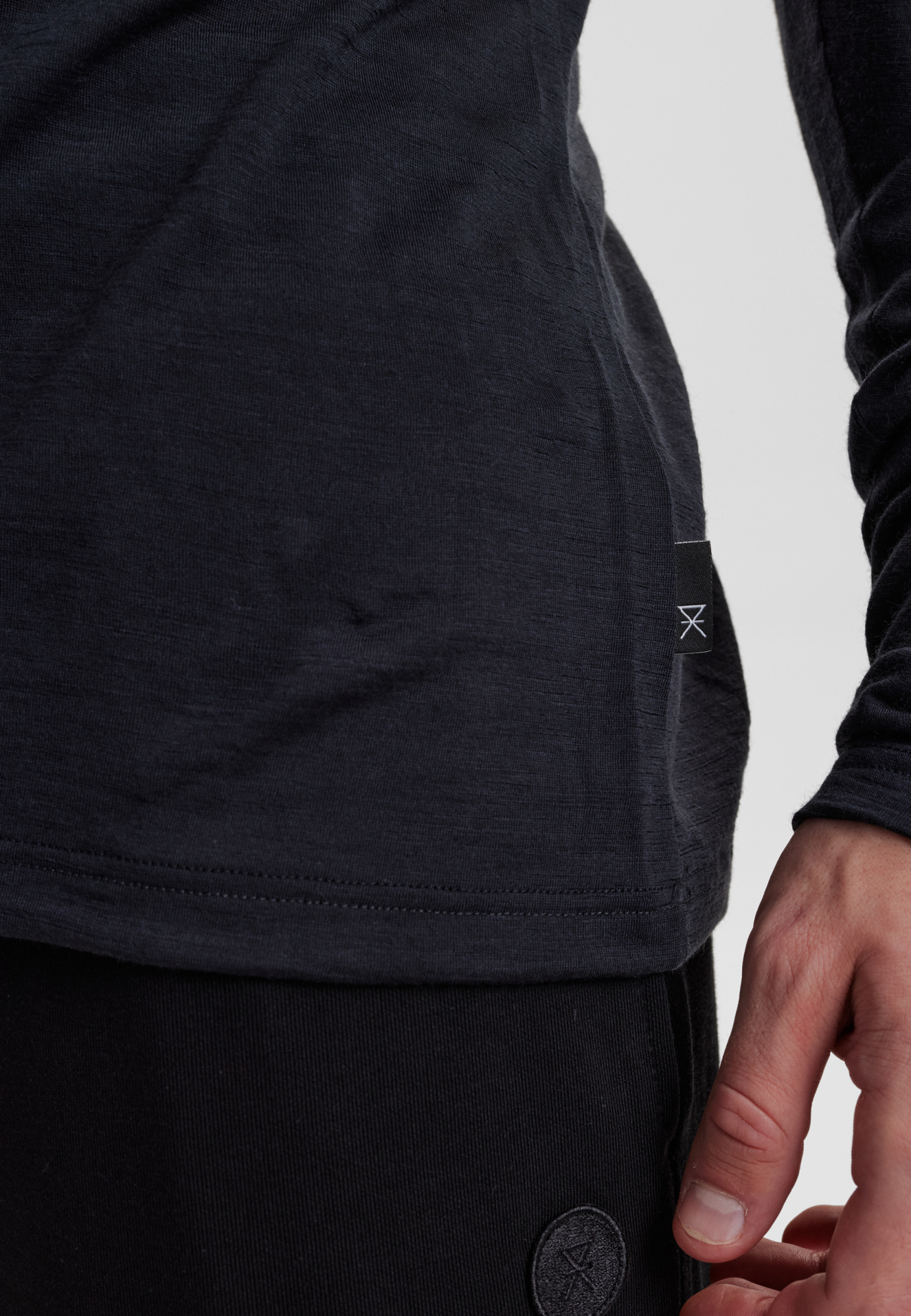 Langærmet T-shirt, 100% økologisk GOTS uld, Sort