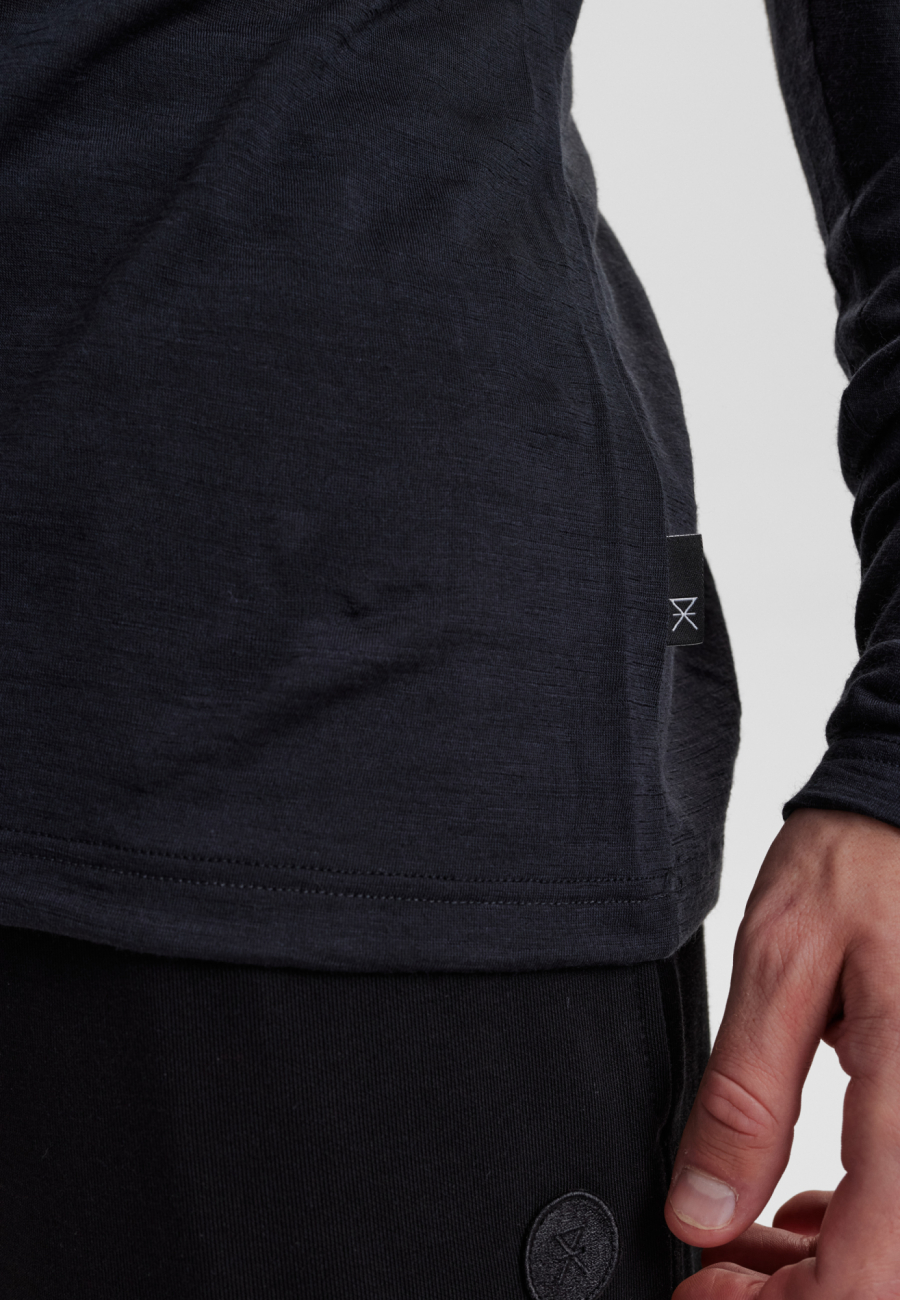 Langærmet T-shirt, 100% økologisk GOTS uld, Sort