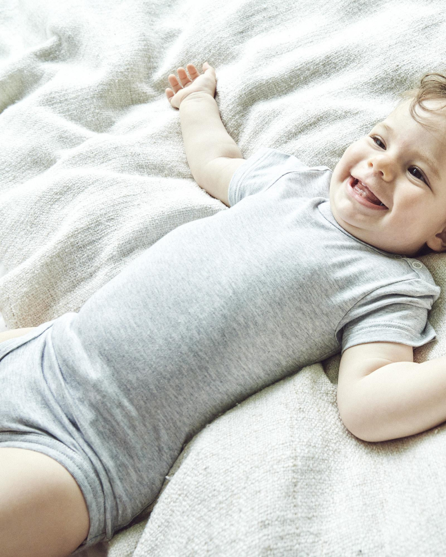 Kortærmet body | Bambusviskose | Grå -JBS of Denmark Kids